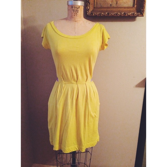 Yellow URBAN OUTFITTERS dress