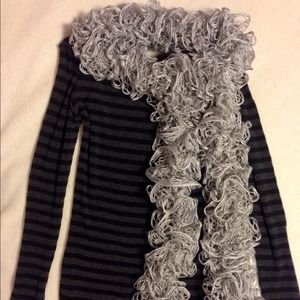 Sashay ruffle scarf. Grey. Shimmery white edging