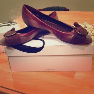 New Nine West brown flats