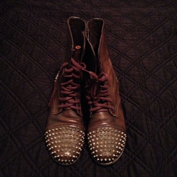 Brown studded Steve Madden boots