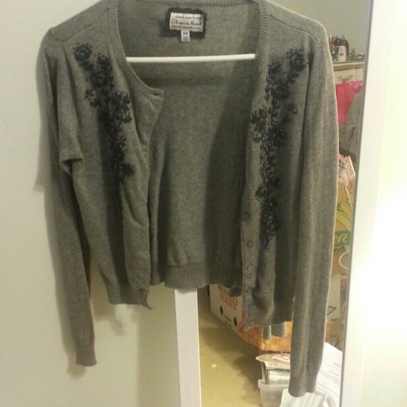 Adorable Grey Sweater NWOT