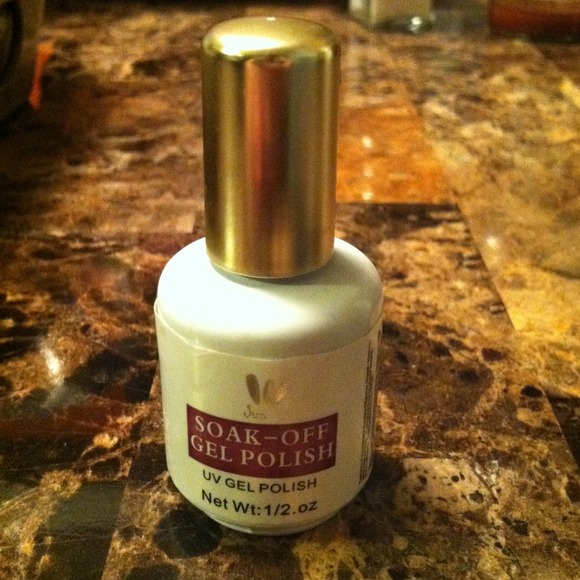 Soak-off gel polish