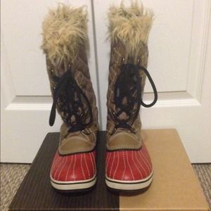 ⛔️Sold on eBay ⛔️ Sorel  Tofino Joan Femmes size 8