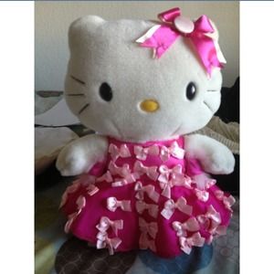 SOLD Hello Kitty Plush💕