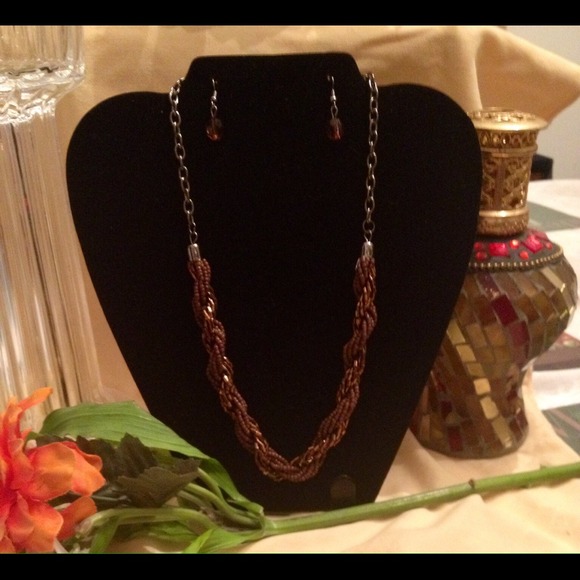 Jewelry - Necklace and Earring Set
