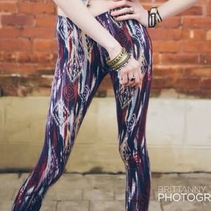 Colorful tribal print leggings💜 ONLY WORN ONCE!!!