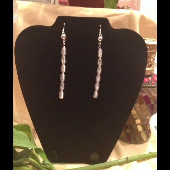 Earrings - Picture 2 of 3