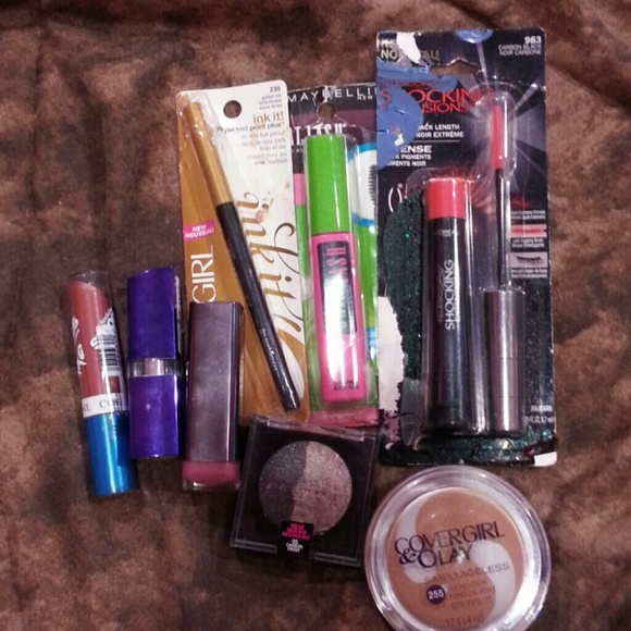 Sold locally Make-up bundle - Picture 1 of 4