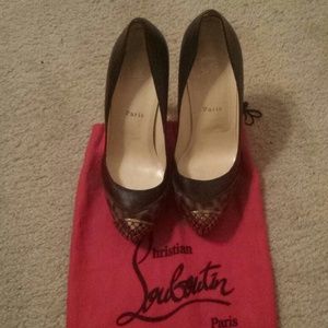 **on hold**Authentic louboutins