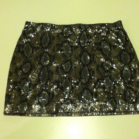 Sequins snake print skirt