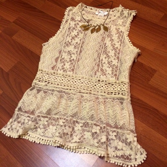 ❌Sold in bundle❌Bohemian ivory lace top