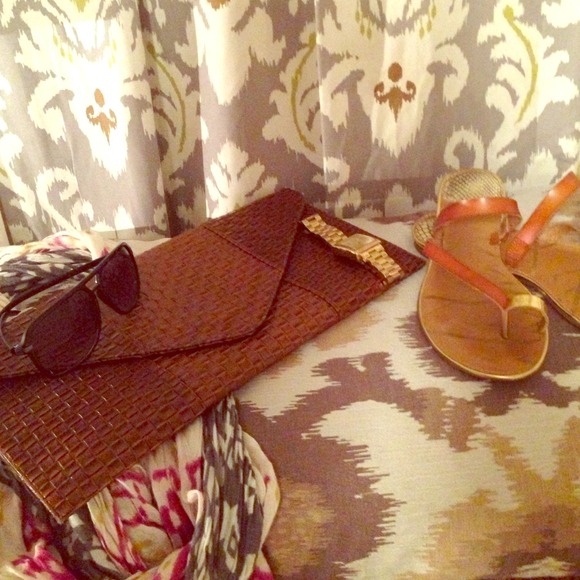 Clutches & Wallets - Bundled