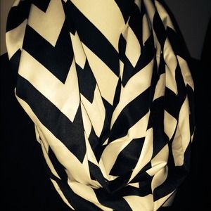 🎉🎉🎉🎉SOLD! Infinity scarf🎉🎉🎉🎉