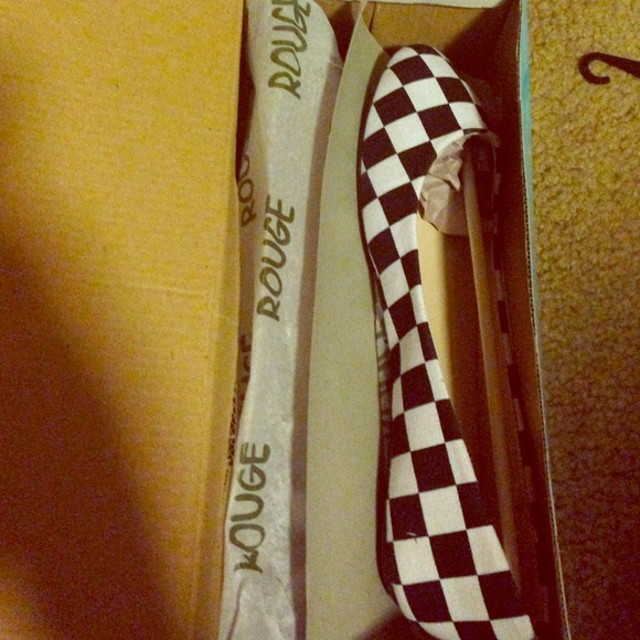 Checkered flats!!!