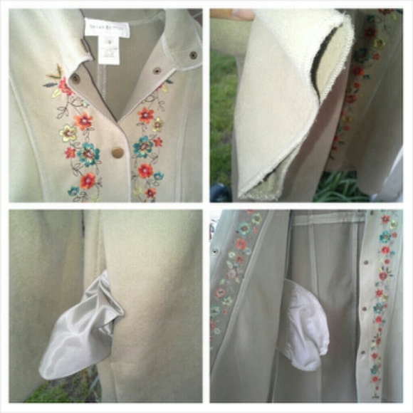 Susan Bristol Small Light Coat - Picture 4 of 4