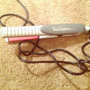 Tourmaline hair straightener