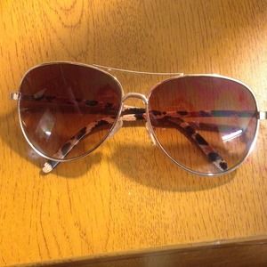 Cheetah print sun glasses