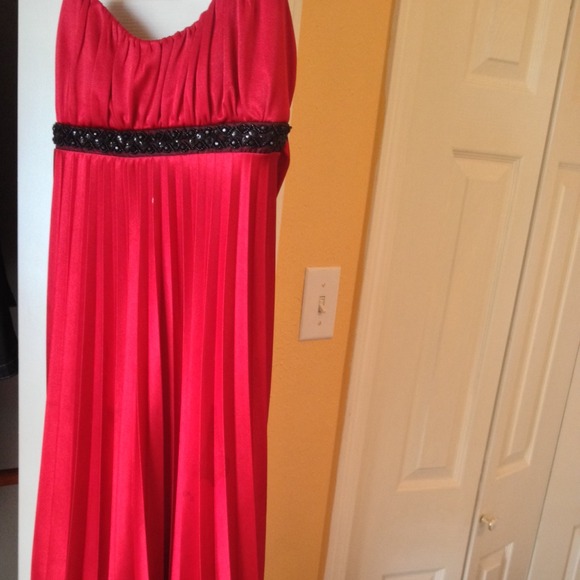 Dress - Picture 2 of 4