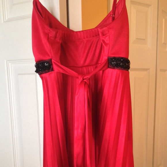 Dress - Picture 4 of 4