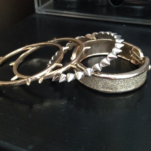 Bundle bracelets - Picture 2 of 2