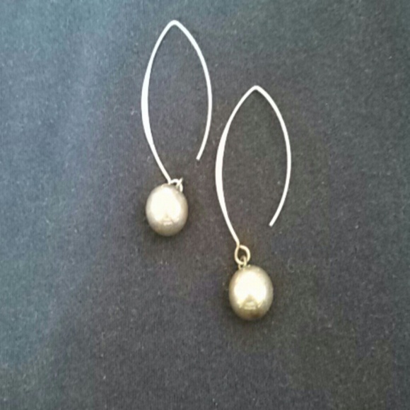 Hold.    Silver drop ball earrings