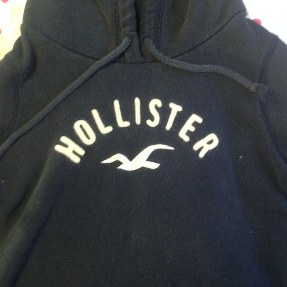 Navy blue Hollister sweatshirt!