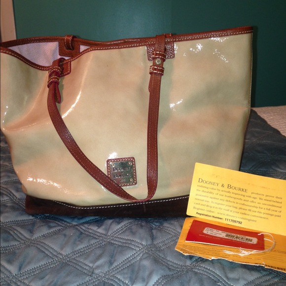-HOLD- Dooney & Bourke authentic handbag