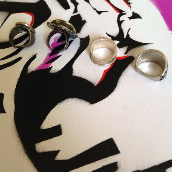 4 Rings ๐ - Picture 2 of 3
