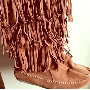 Fringe boots