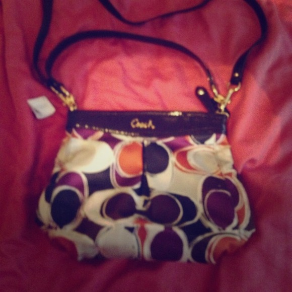 Authentic Coach Ashley Crossbody - Picture 1 of 3