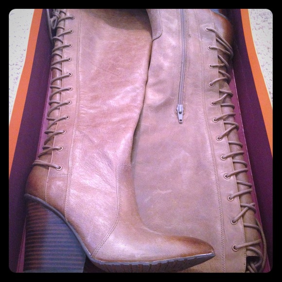 Isola Boots - 🎉Host Pick🎉🎀NEW🎀ISOLA Almira Mocha Boots