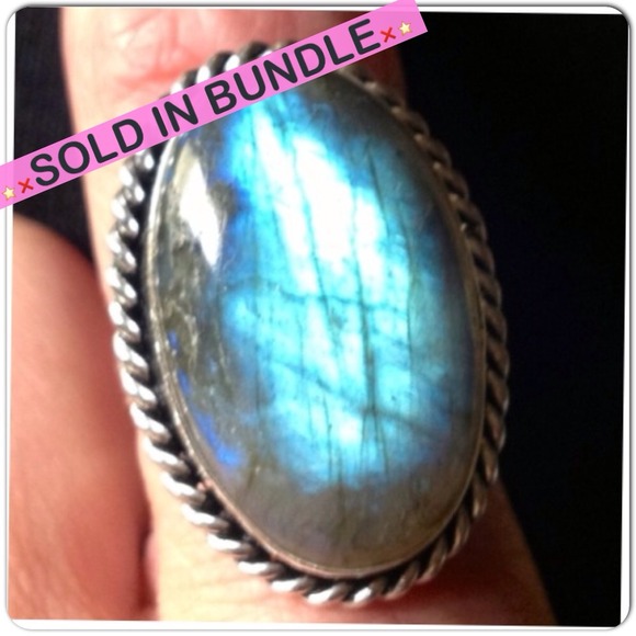 🚫Sold in bundle🚫Stunning SS Labradorite ring