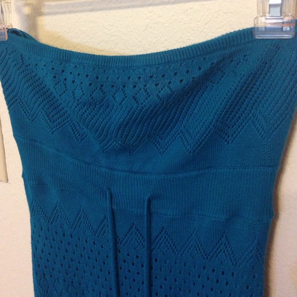 Gorgeous strapless blue dress never worn - Picture 2 of 4