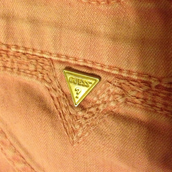 Faded salmon guess shorts never worn - Picture 4 of 4