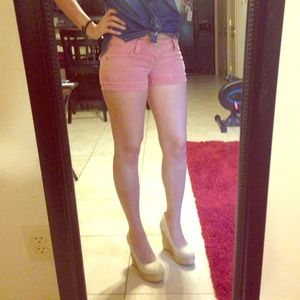 Faded salmon guess shorts never worn