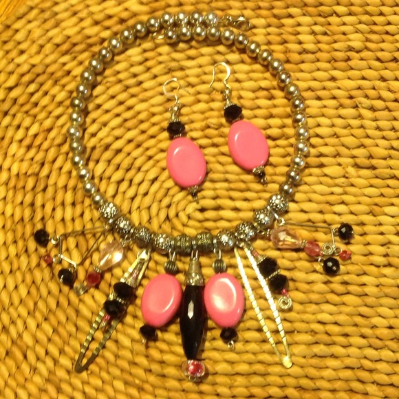Jewelry - Picture 2 of 4
