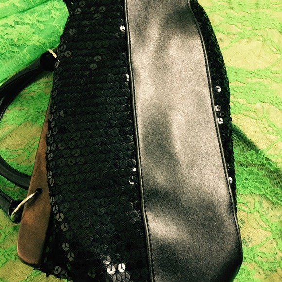 Sequenced Black Bag - Picture 3 of 3