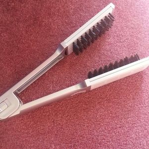 Straightening brush
