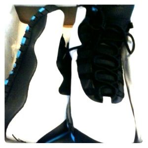 Jordan Retro 10 sz 6.5 Grade School