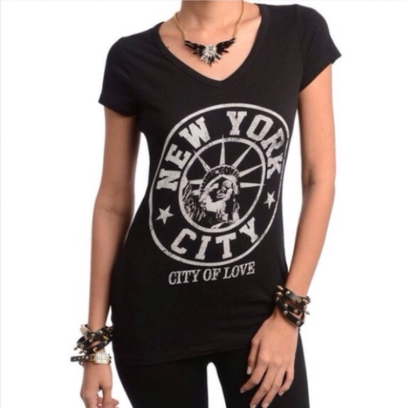Tops - 💥SALE Was $16 NY Black Statue of Liberty Love Tee