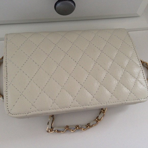Bags - Reserved: Classy White Quilted Crossbody Bags - Reserved: Classy White Quilted Crossbody