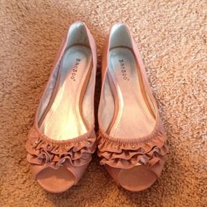 Peep toe flats with rhinestones💕