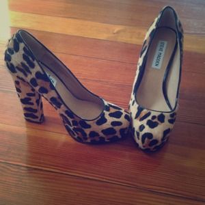 Steve Madden Leopard Pumps