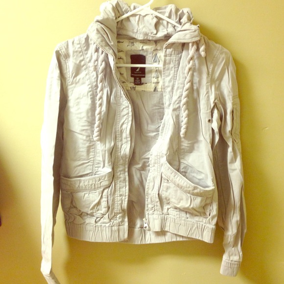 *REDUCED* Nautica Light jacket