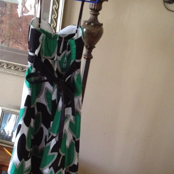 Spring dress - Picture 2 of 3