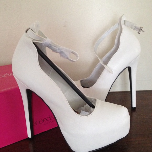 ❤️WHITE ANKLE STRAP PLATFORMS❤️sz 6. NEW - Picture 3 of 3
