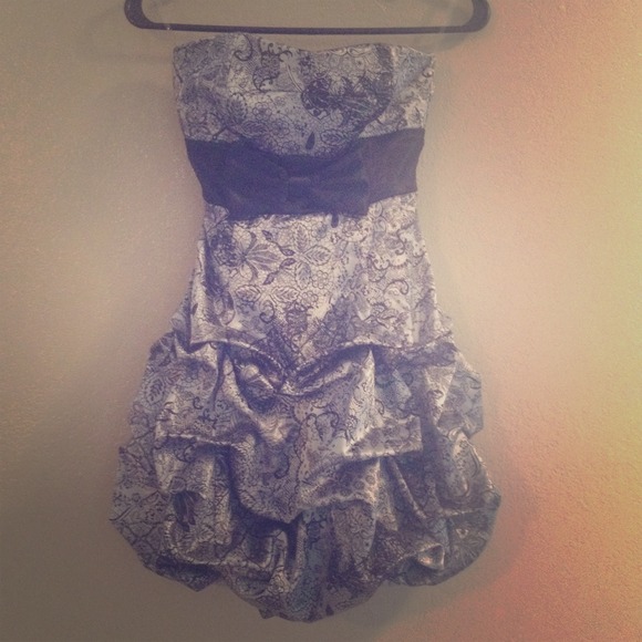 NWOT Short Prom/Banquet Dress