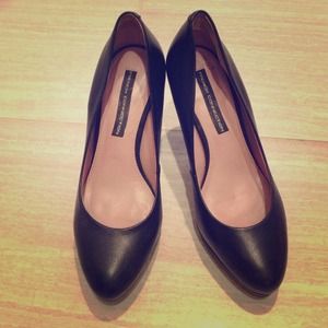 Size 8 French Connection black leather pumps