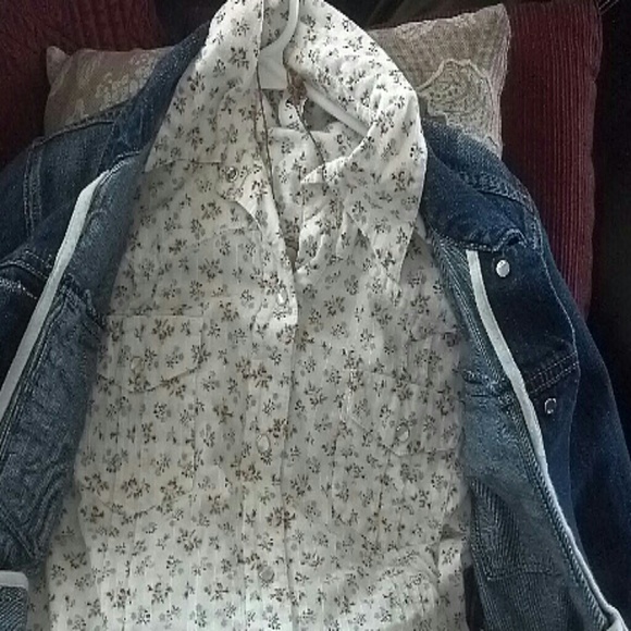 so sweet button up shirt. - Picture 2 of 3