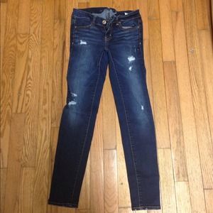 Distressed skinny jeans